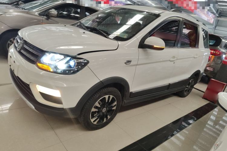 Used Dongfeng Fengon 370 2018 S370 1.5L Manual Luxury 5-Seater Exterior 3