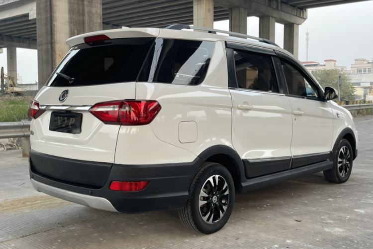 Used Dongfeng Fengon 370 2018 S370 1.5L CVT Luxury 7-Seater Exterior 4