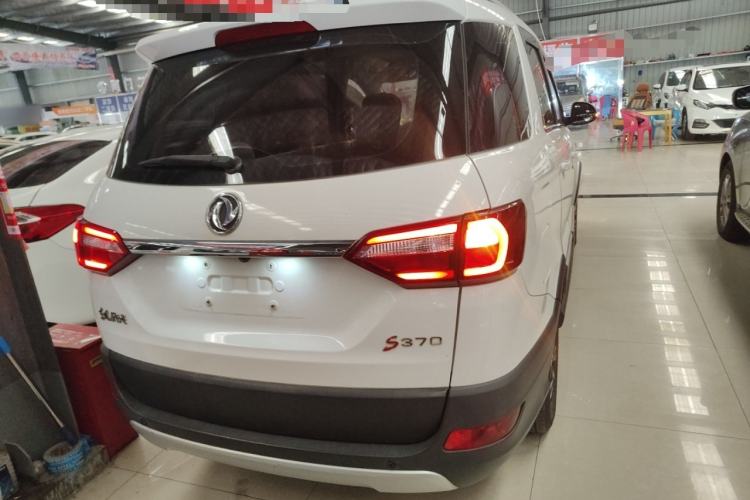 Used Dongfeng Fengon 370 2018 S370 1.5L Manual Luxury 5-Seater Exterior 4