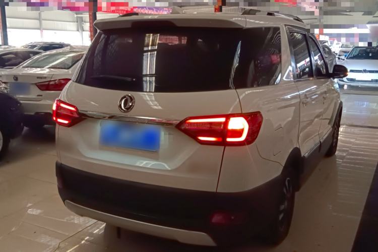 Used Dongfeng Fengon 370 2018 S370 1.5L Manual Luxury 5-Seater Exterior 5