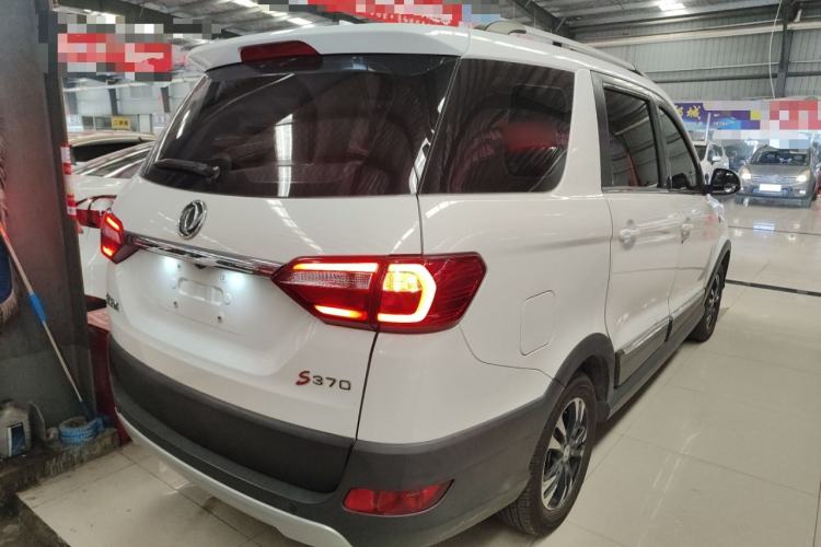 Used Dongfeng Fengon 370 2018 S370 1.5L Manual Luxury 5-Seater Exterior 5