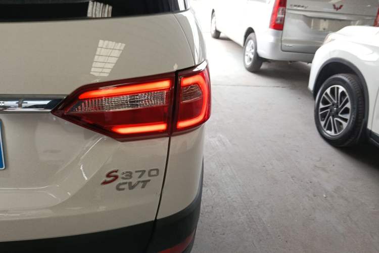 Used Dongfeng Fengon 370 2018 S370 1.5L CVT Luxury 7-Seater Exterior 6