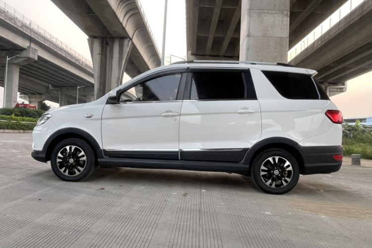 Used Dongfeng Fengon 370 2018 S370 1.5L CVT Luxury 7-Seater Exterior 9