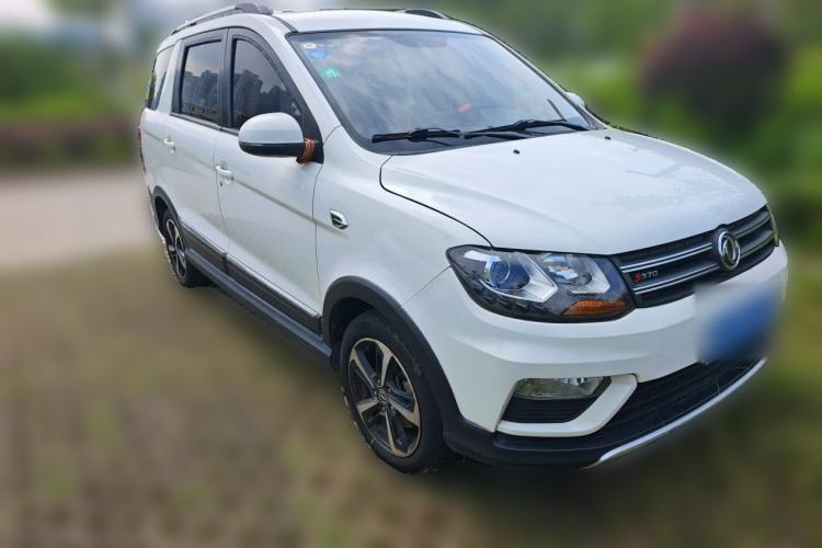 Used Dongfeng Fengon 370 2018 S370 1.5L CVT Luxury 7-Seater Front Right 45 Deg