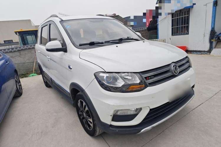 Used Dongfeng Fengon 370 2018 S370 1.5L CVT Luxury 7-Seater Front Right 45 Deg