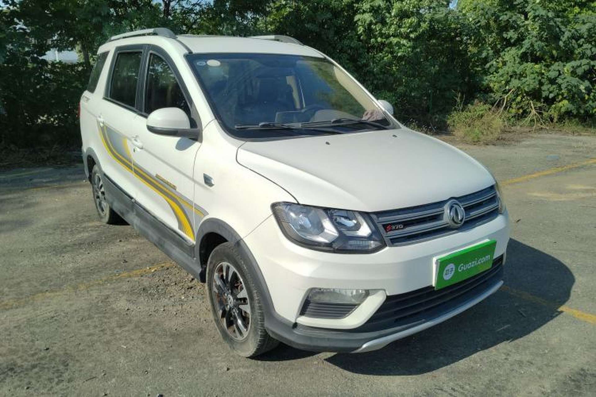 Used Dongfeng Fengon 370 2018 S370 1.5L CVT Luxury 7-Seater Front Right 45 Deg