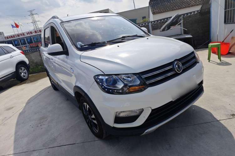 Used Dongfeng Fengon 370 2018 S370 1.5L CVT Luxury 7-Seater Front Right 45 Deg