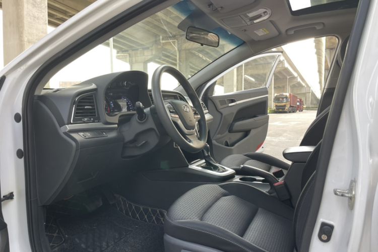 Used Dongfeng Fengon 370 2018 S370 1.5L CVT Luxury 7-Seater Interior 2