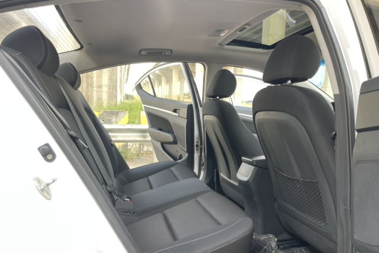 Used Dongfeng Fengon 370 2018 S370 1.5L CVT Luxury 7-Seater Interior 5