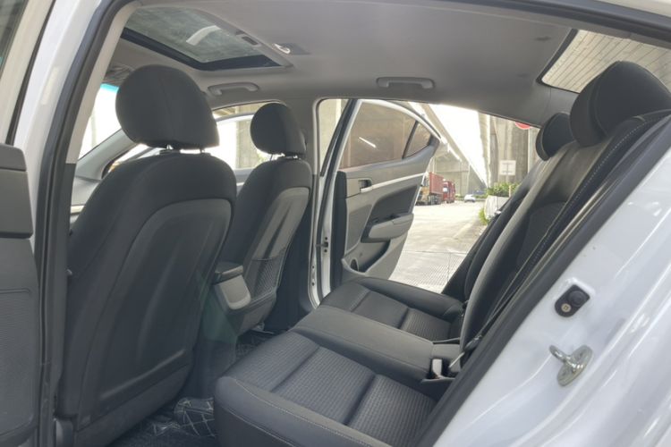 Used Dongfeng Fengon 370 2018 S370 1.5L CVT Luxury 7-Seater Interior 6