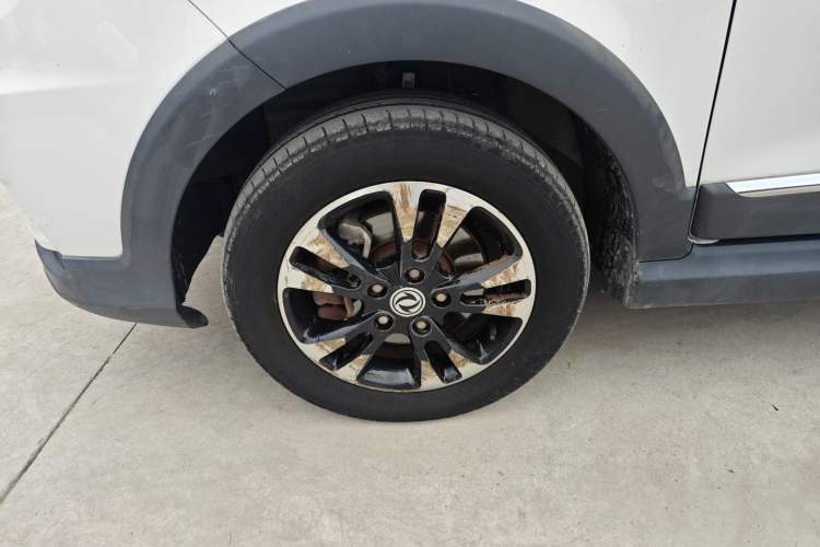 Used Dongfeng Fengon 370 2018 S370 1.5L CVT Luxury 7-Seater Left Front Wheel Hub