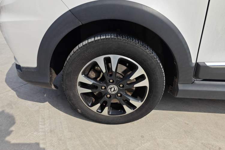 Used Dongfeng Fengon 370 2018 S370 1.5L CVT Luxury 7-Seater Left Front Wheel Hub