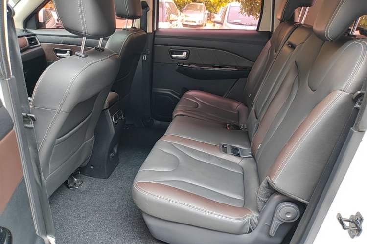 Used Dongfeng Fengon 370 2018 S370 1.5L CVT Luxury 7-Seater Left Rear Seat