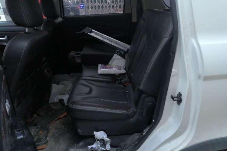 Used Dongfeng Fengon 370 2018 S370 1.5L CVT Luxury 7-Seater Left Rear Seat