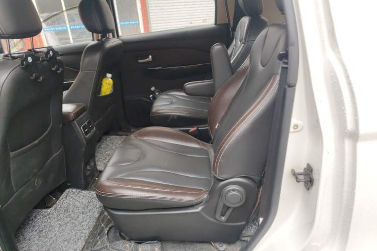 Used Dongfeng Fengon 370 2018 S370 1.5L CVT Luxury 7-Seater Left Rear Seat