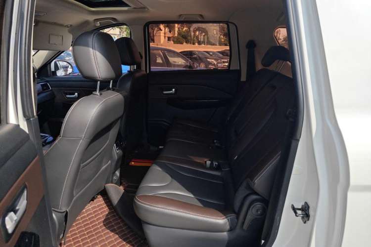 Used Dongfeng Fengon 370 2018 S370 1.5L CVT Luxury 7-Seater Left Rear Seat