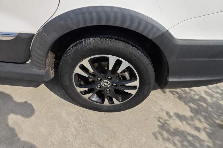 Used Dongfeng Fengon 370 2018 S370 1.5L CVT Luxury 7-Seater Left Rear Wheel Hub