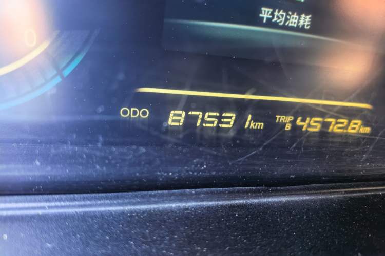 Used Dongfeng Fengon 370 2018 S370 1.5L Manual Luxury 7-Seater Odometer Close Up