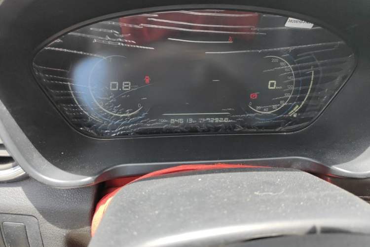 Used Dongfeng Fengon 370 2018 S370 1.5L CVT Luxury 7-Seater Odometer Close Up