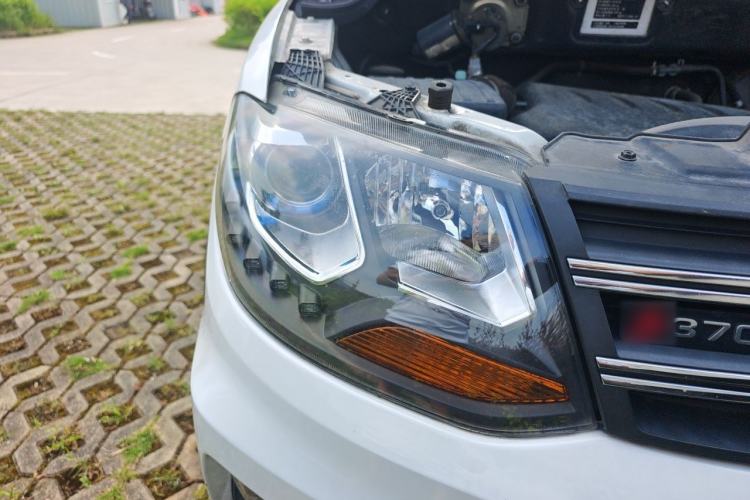 Used Dongfeng Fengon 370 2018 S370 1.5L CVT Luxury 7-Seater Right Front Headlight
