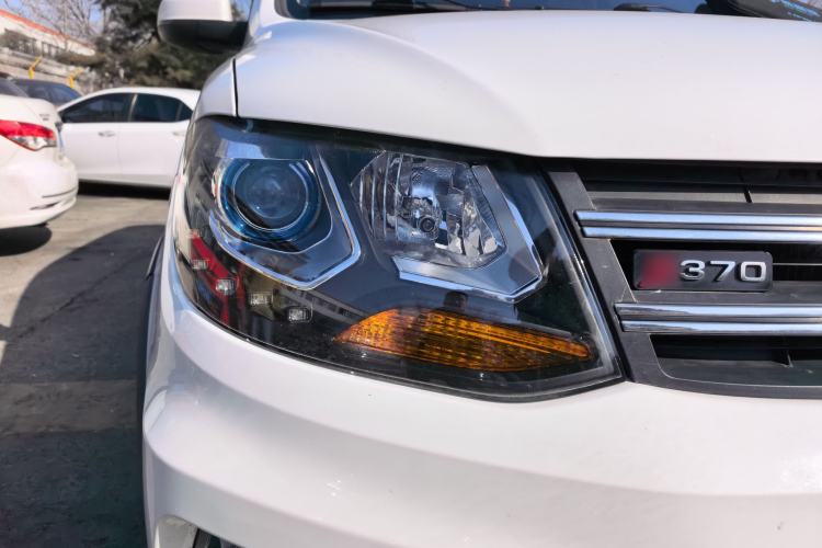 Used Dongfeng Fengon 370 2018 S370 1.5L Manual Luxury 7-Seater Right Front Headlight