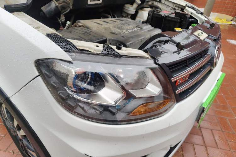 Used Dongfeng Fengon 370 2018 S370 1.5L CVT Luxury 7-Seater Right Front Headlight