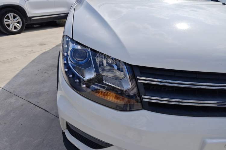 Used Dongfeng Fengon 370 2018 S370 1.5L CVT Luxury 7-Seater Right Front Headlight
