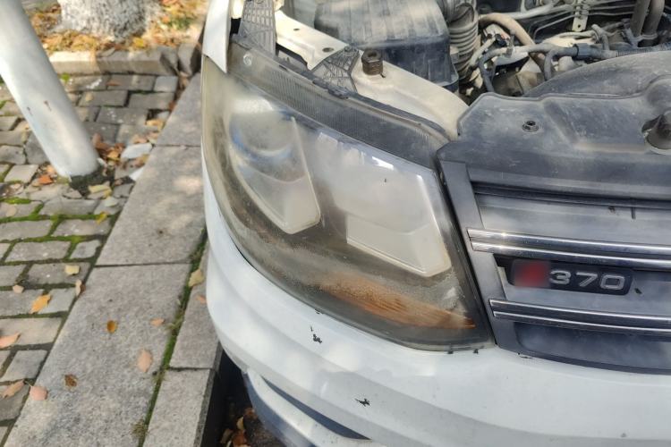 Used Dongfeng Fengon 370 2018 S370 1.5L Manual Luxury 5-Seater Right Front Headlight