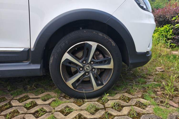 Used Dongfeng Fengon 370 2018 S370 1.5L CVT Luxury 7-Seater Right Front Wheel Hub
