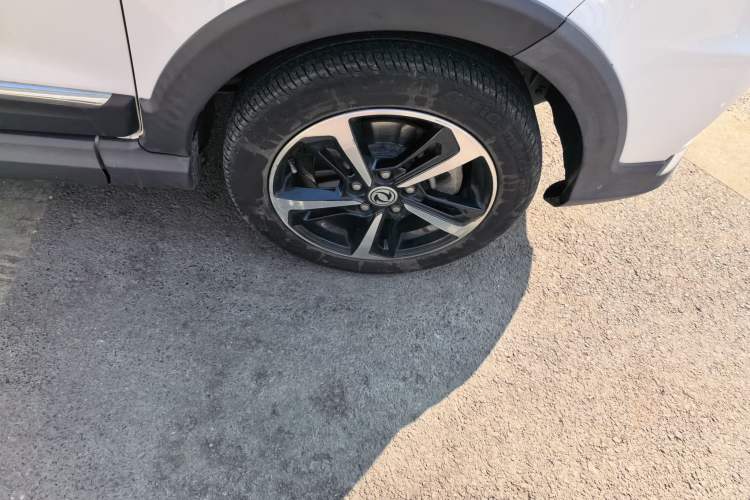 Used Dongfeng Fengon 370 2018 S370 1.5L Manual Luxury 7-Seater Right Front Wheel Hub