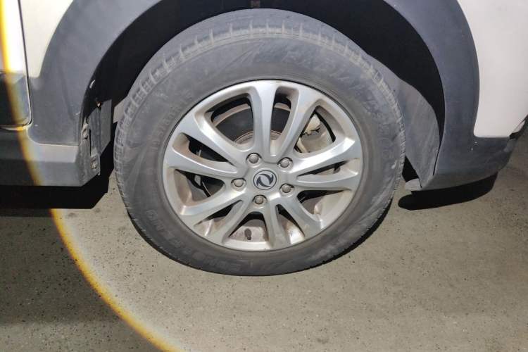 Used Dongfeng Fengon 370 2018 S370 1.5L Manual Luxury 7-Seater Right Front Wheel Hub