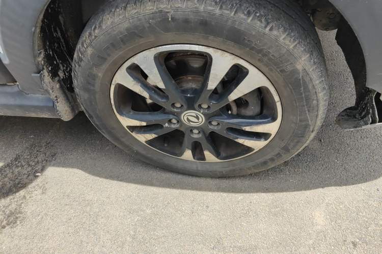 Used Dongfeng Fengon 370 2018 S370 1.5L CVT Luxury 7-Seater Right Front Wheel Hub
