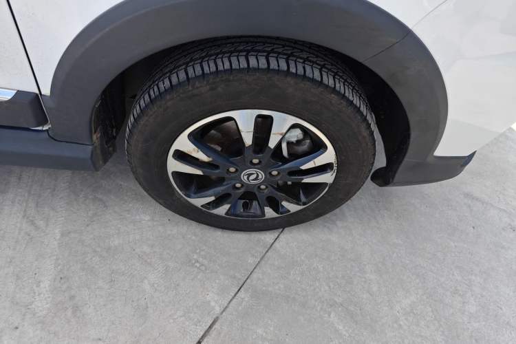 Used Dongfeng Fengon 370 2018 S370 1.5L CVT Luxury 7-Seater Right Front Wheel Hub