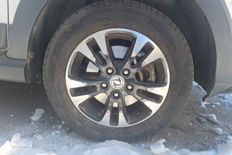 Used Dongfeng Fengon 370 2018 S370 1.5L Manual Luxury 7-Seater Right Front Wheel Hub
