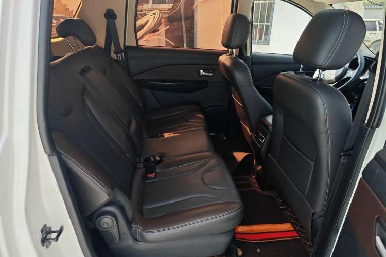 Used Dongfeng Fengon 370 2018 S370 1.5L CVT Luxury 7-Seater Right Rear Seat