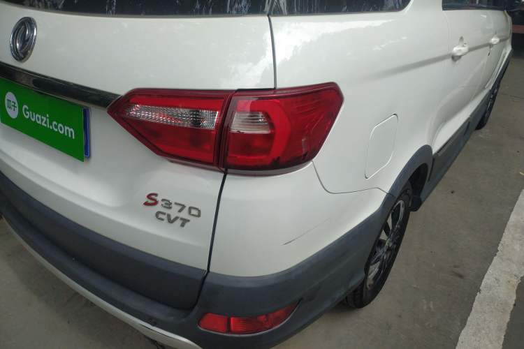 Used Dongfeng Fengon 370 2018 S370 1.5L CVT Luxury 7-Seater Right Rear Taillight