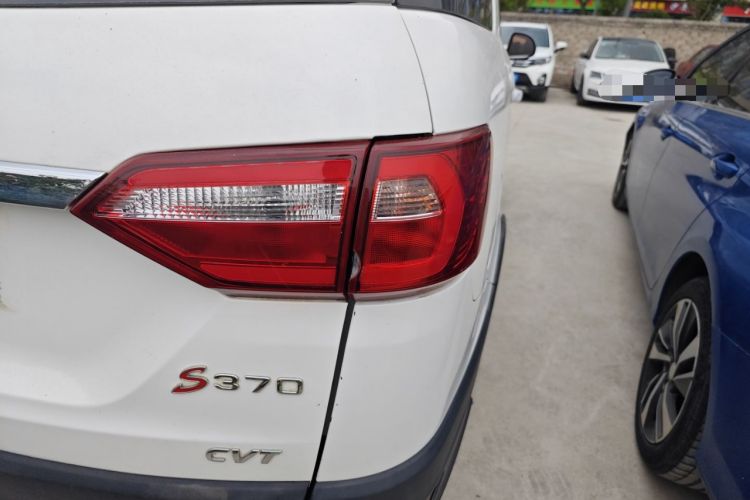 Used Dongfeng Fengon 370 2018 S370 1.5L CVT Luxury 7-Seater Right Rear Taillight