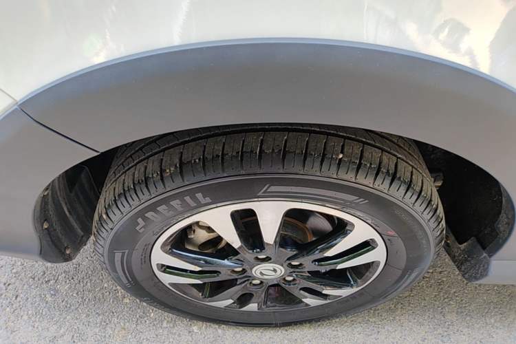 Used Dongfeng Fengon 370 2018 S370 1.5L CVT Luxury 7-Seater Right Rear Wheel Hub