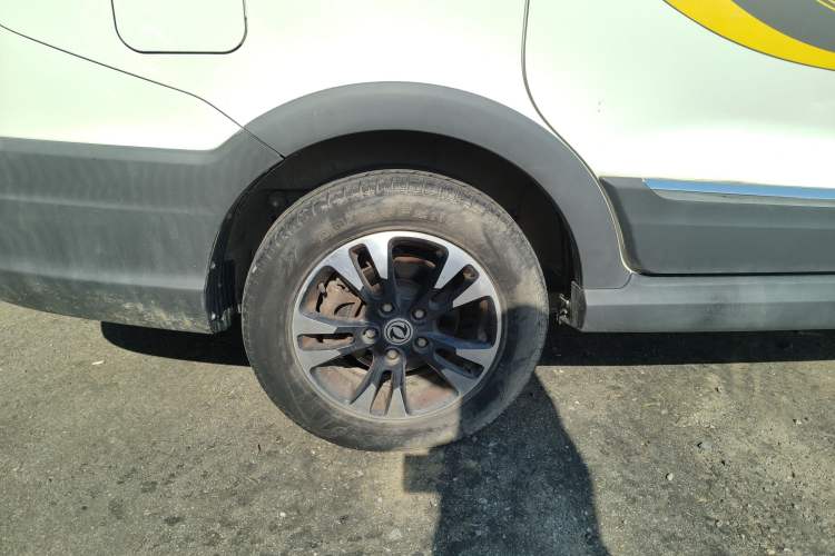 Used Dongfeng Fengon 370 2018 S370 1.5L CVT Luxury 7-Seater Right Rear Wheel Hub