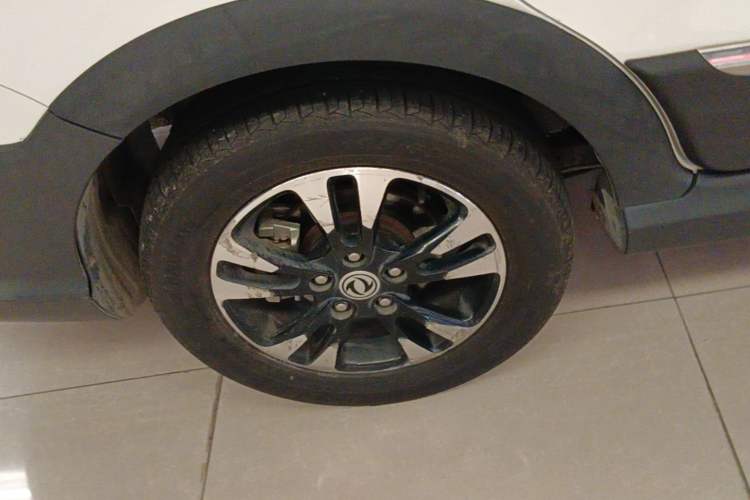 Used Dongfeng Fengon 370 2018 S370 1.5L Manual Luxury 5-Seater Right Rear Wheel Hub