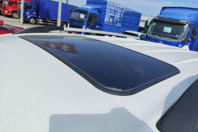 Used Dongfeng Fengon 370 2018 S370 1.5L CVT Luxury 7-Seater Roof