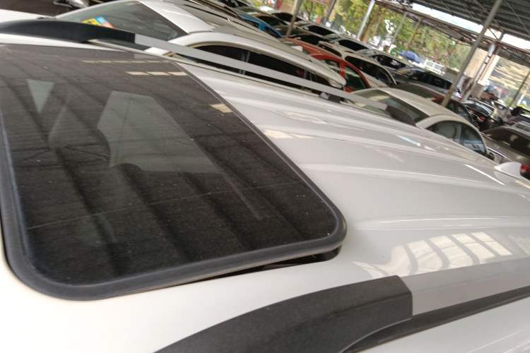 Used Dongfeng Fengon 370 2018 S370 1.5L CVT Luxury 7-Seater Roof