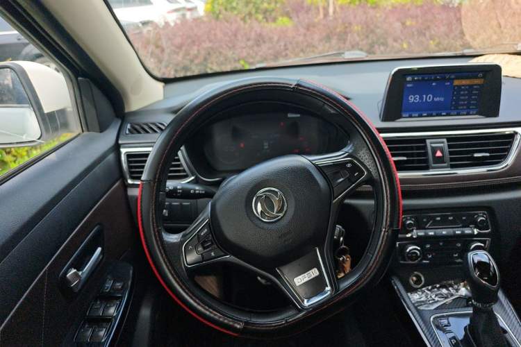 Used Dongfeng Fengon 370 2018 S370 1.5L CVT Luxury 7-Seater Steering Wheel