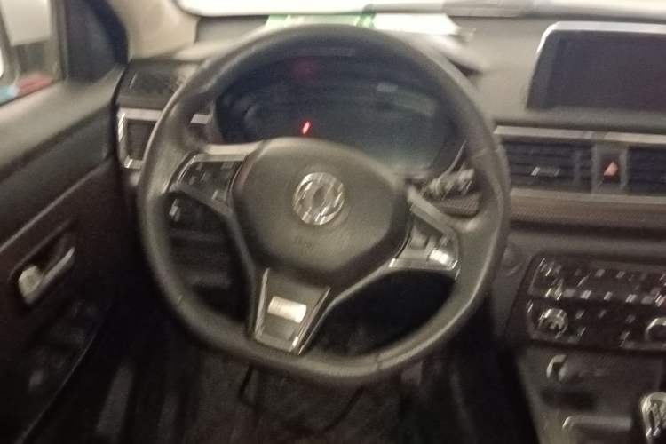 Used Dongfeng Fengon 370 2018 S370 1.5L Manual Luxury 5-Seater Steering Wheel