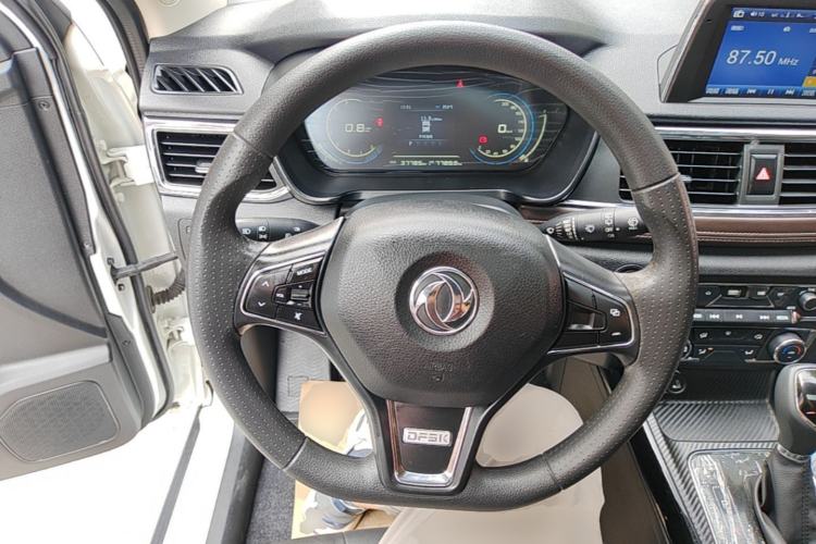 Used Dongfeng Fengon 370 2018 S370 1.5L CVT Luxury 7-Seater Steering Wheel