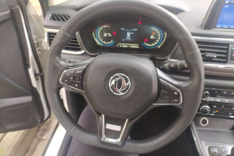 Used Dongfeng Fengon 370 2018 S370 1.5L CVT Luxury 7-Seater Steering Wheel