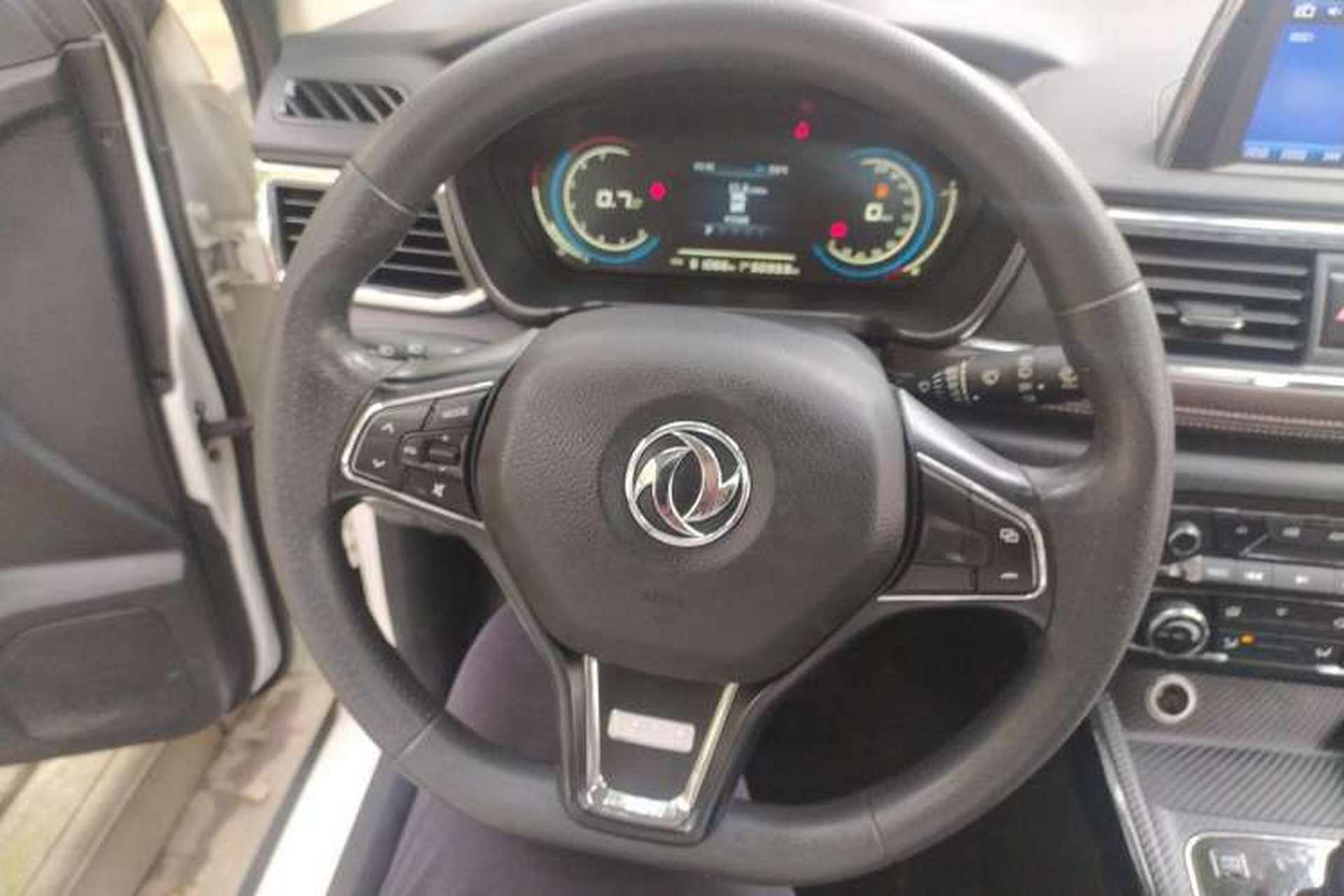 Used Dongfeng Fengon 370 2018 S370 1.5L CVT Luxury 7-Seater Steering Wheel