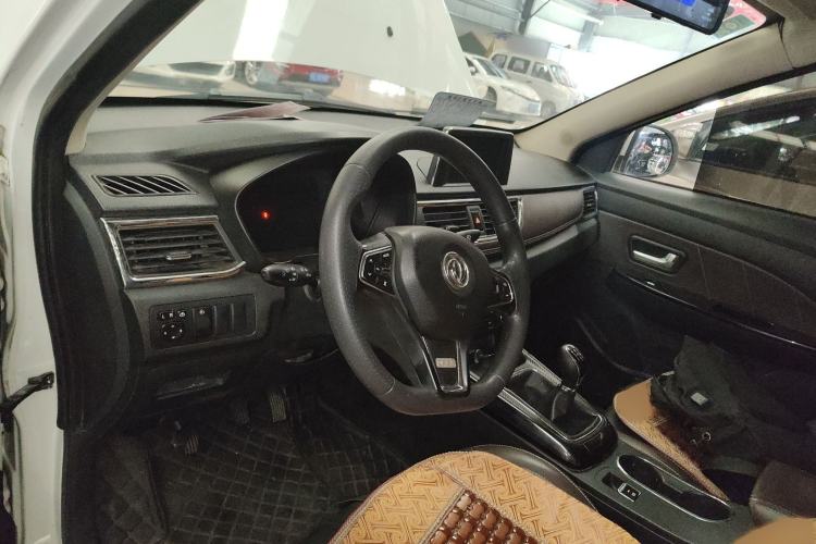 Used Dongfeng Fengon 370 2018 S370 1.5L Manual Luxury 5-Seater Steering Wheel