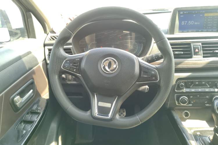Used Dongfeng Fengon 370 2018 S370 1.5L CVT Luxury 7-Seater Steering Wheel