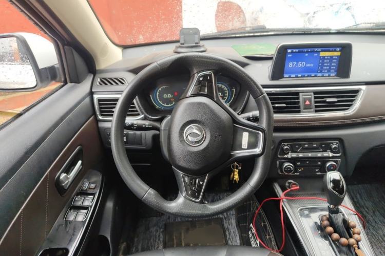 Used Dongfeng Fengon 370 2018 S370 1.5L CVT Luxury 7-Seater Steering Wheel